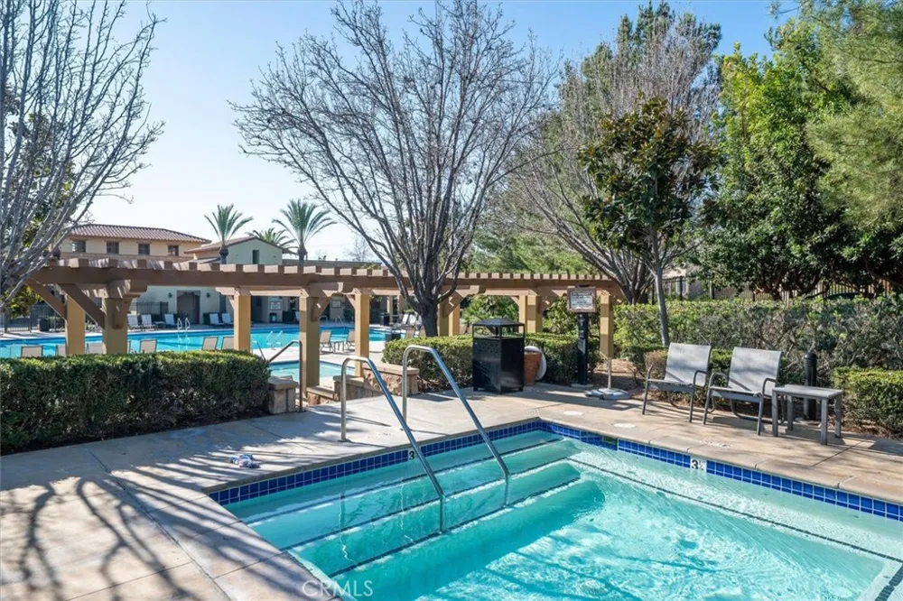 28600 Pietro Drive Valencia, CA 91354