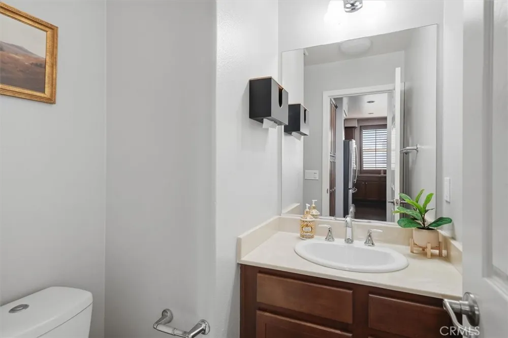 28600 Pietro Drive Valencia, CA 91354