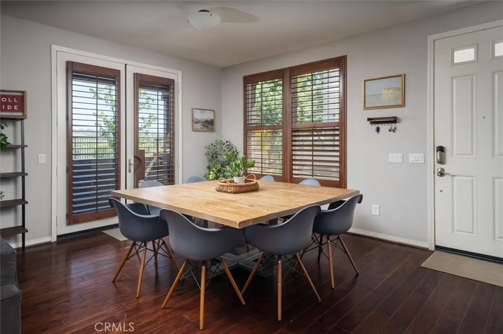 28600 Pietro Drive Valencia, CA 91354