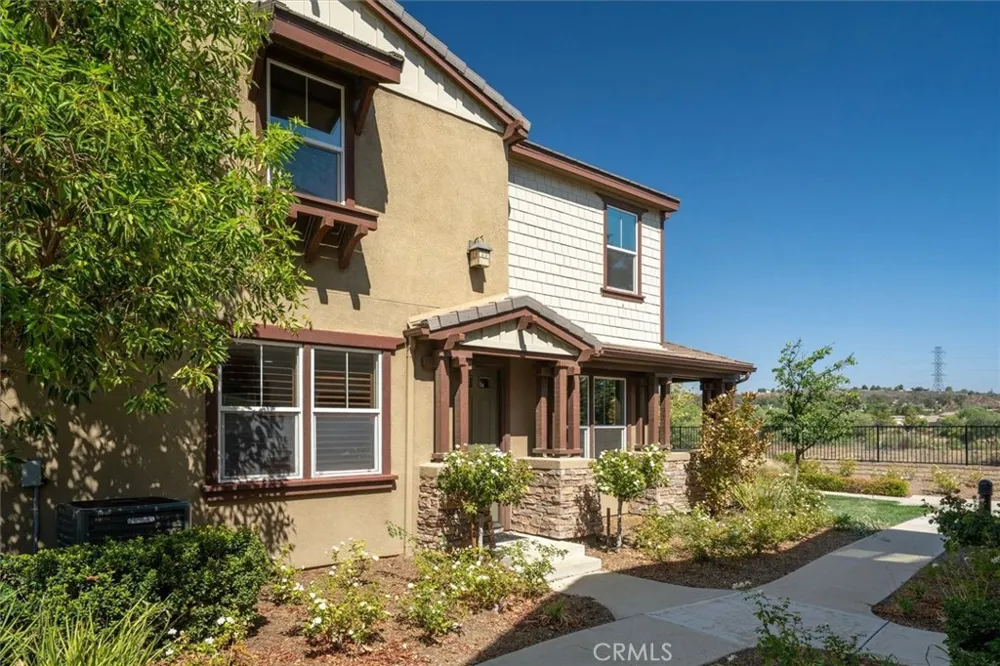 28600 Pietro Drive Valencia, CA 91354