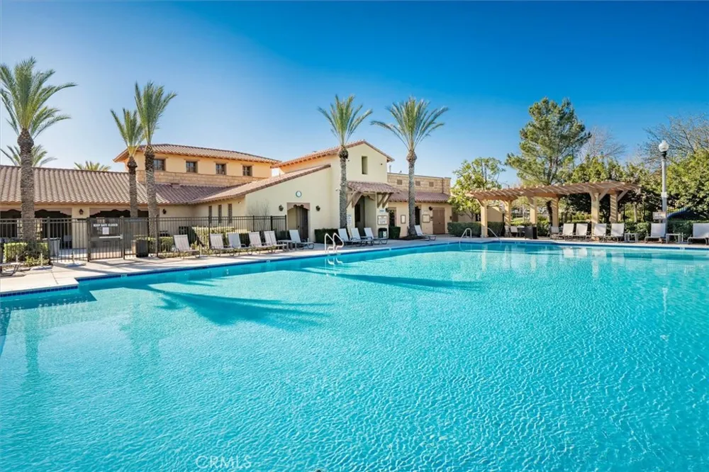 28600 Pietro Drive Valencia, CA 91354