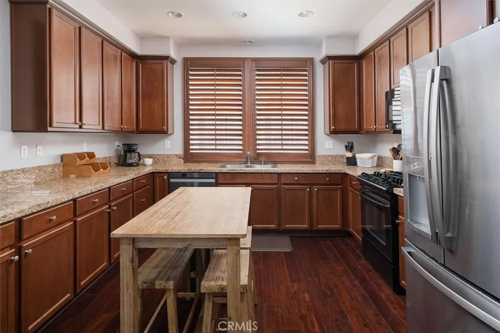 28600 Pietro Drive Valencia, CA 91354