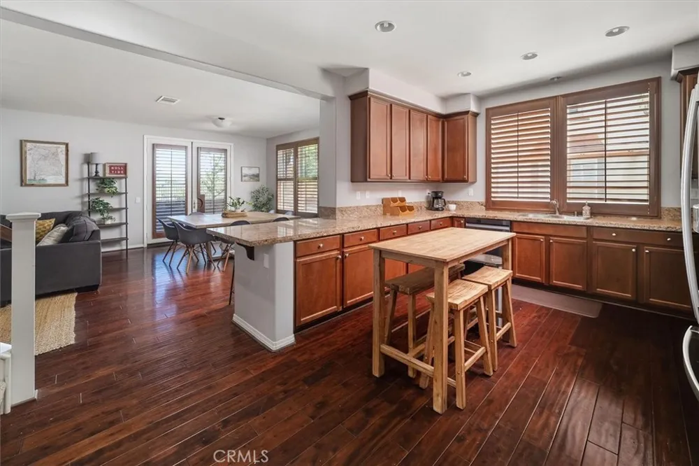 28600 Pietro Drive Valencia, CA 91354