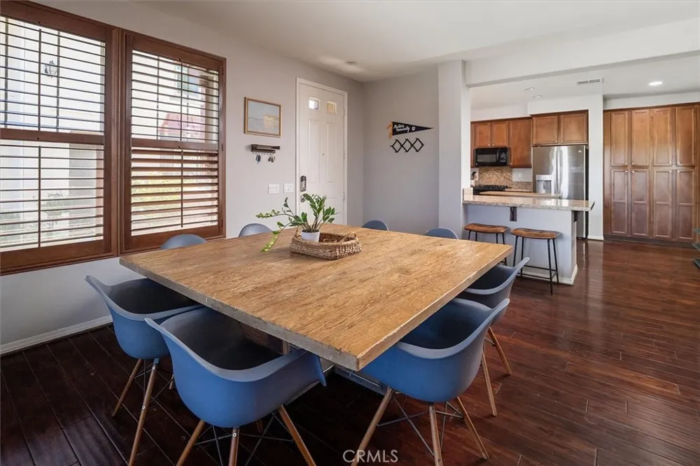 28600 Pietro Drive Valencia, CA 91354