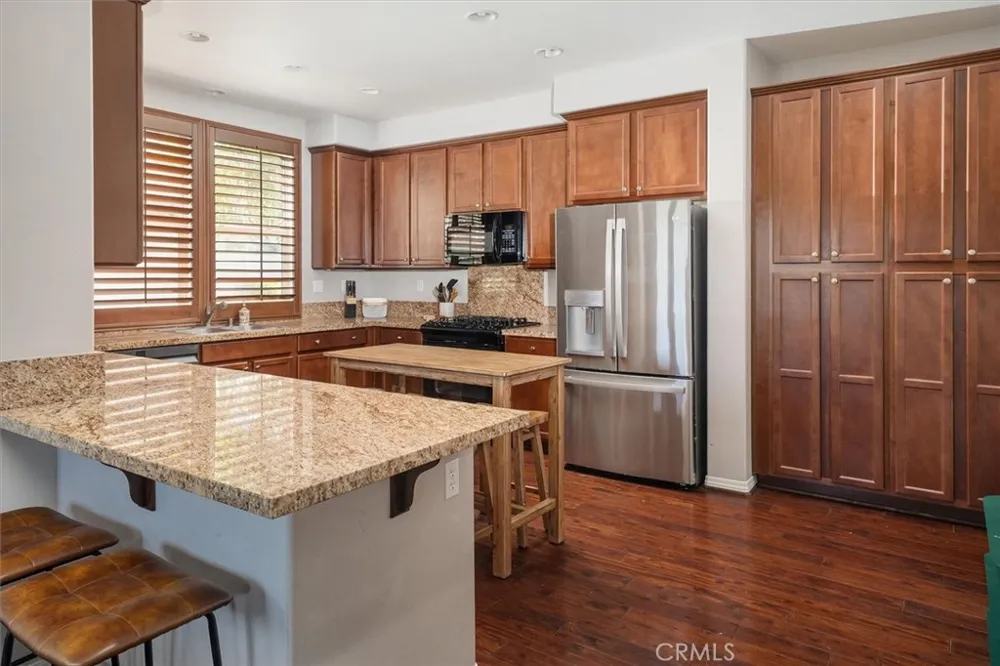 28600 Pietro Drive Valencia, CA 91354