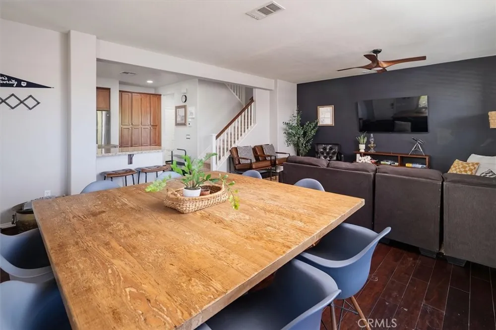 28600 Pietro Drive Valencia, CA 91354