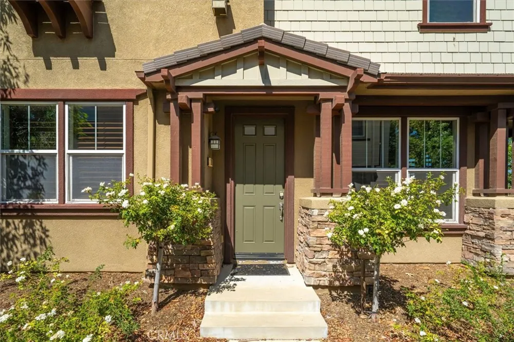 28600 Pietro Drive Valencia, CA 91354