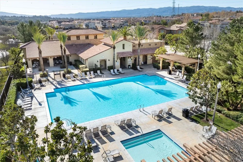 28600 Pietro Drive Valencia, CA 91354