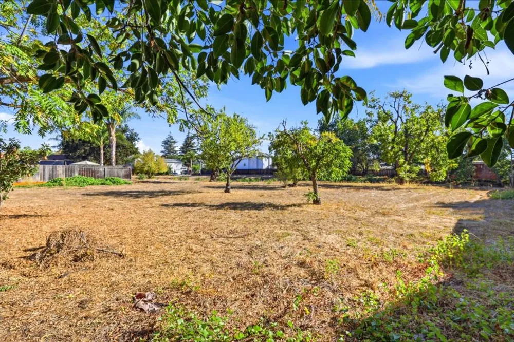7522 Chestnut Street Gilroy, CA 95020