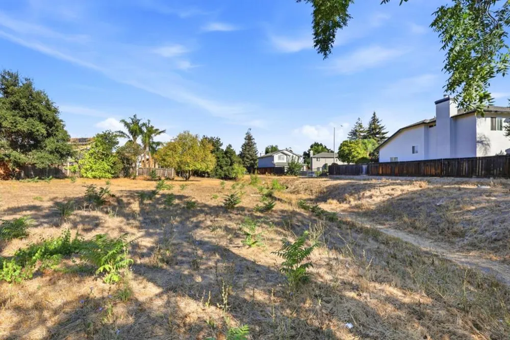 7522 Chestnut Street Gilroy, CA 95020