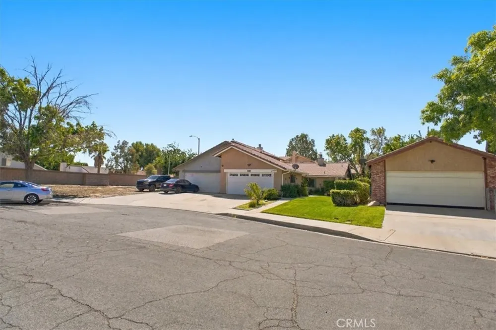 3458 Santa Barbara Court Palmdale, CA 93550