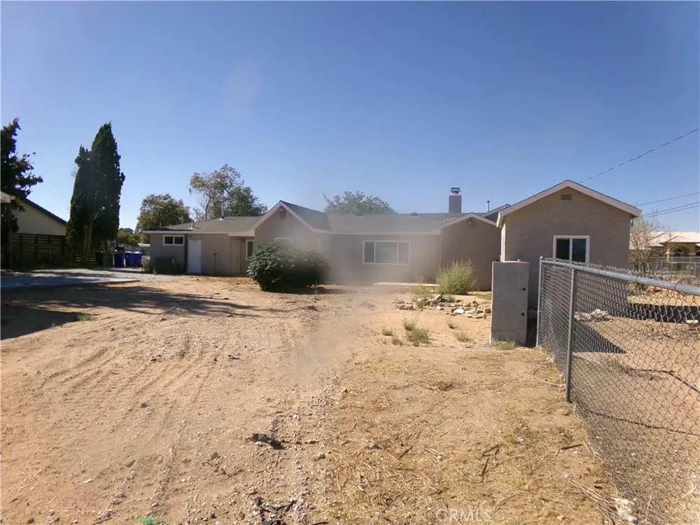 14145 Lakota Road Apple Valley, CA 92307