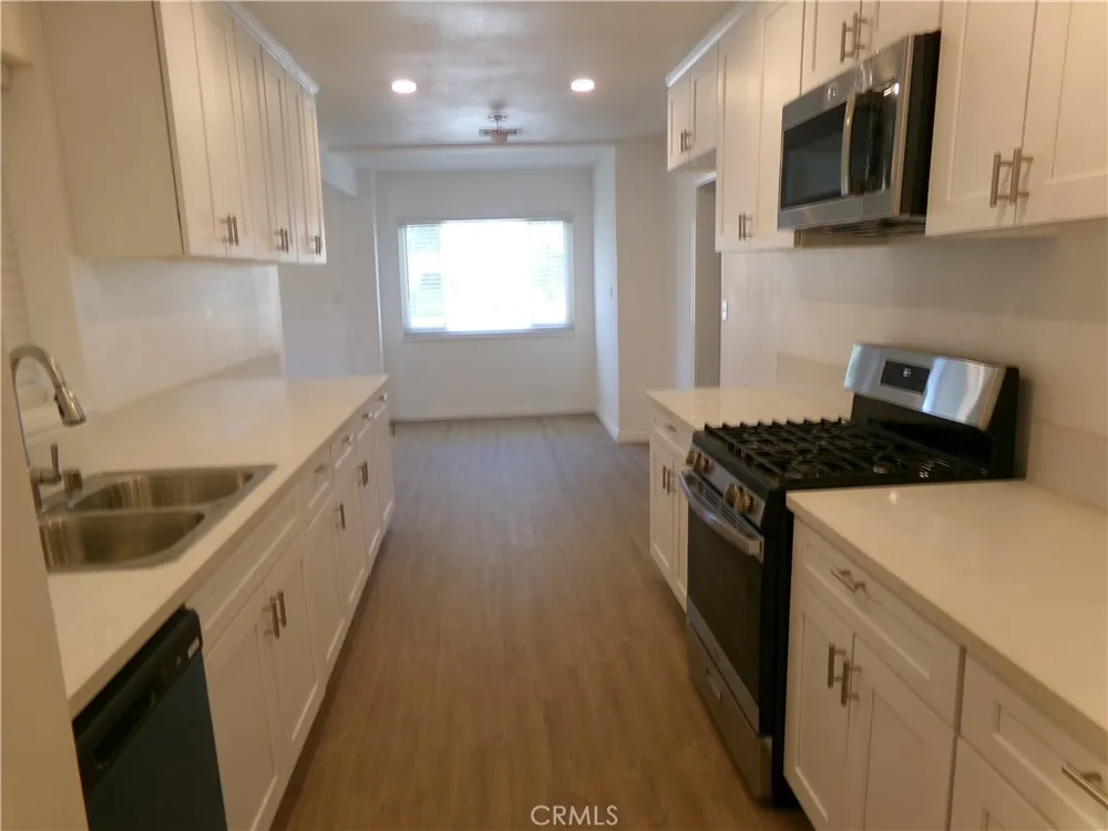 14145 Lakota Road Apple Valley, CA 92307
