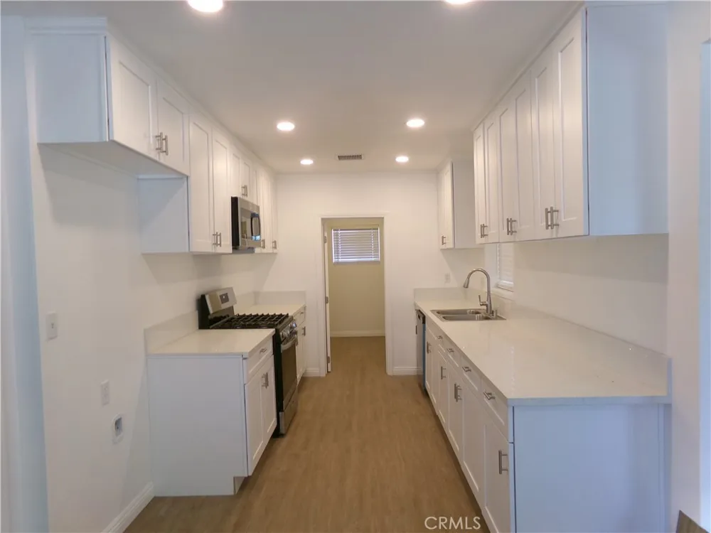 14145 Lakota Road Apple Valley, CA 92307