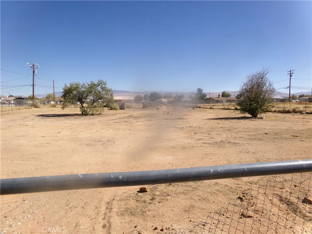 14145 Lakota Road Apple Valley, CA 92307
