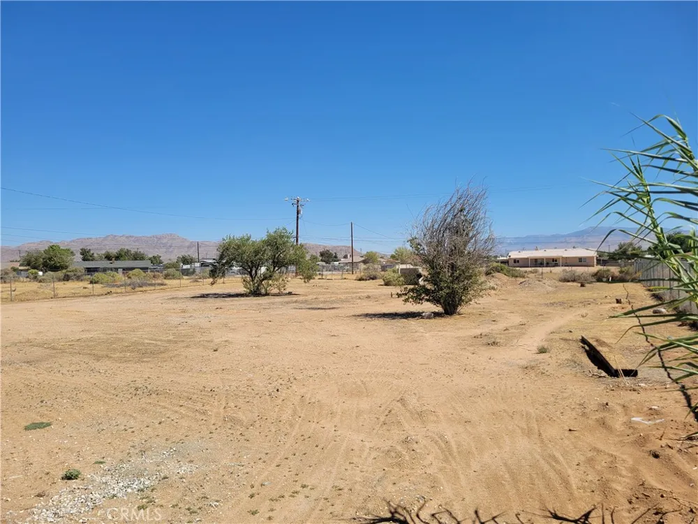 14145 Lakota Road Apple Valley, CA 92307