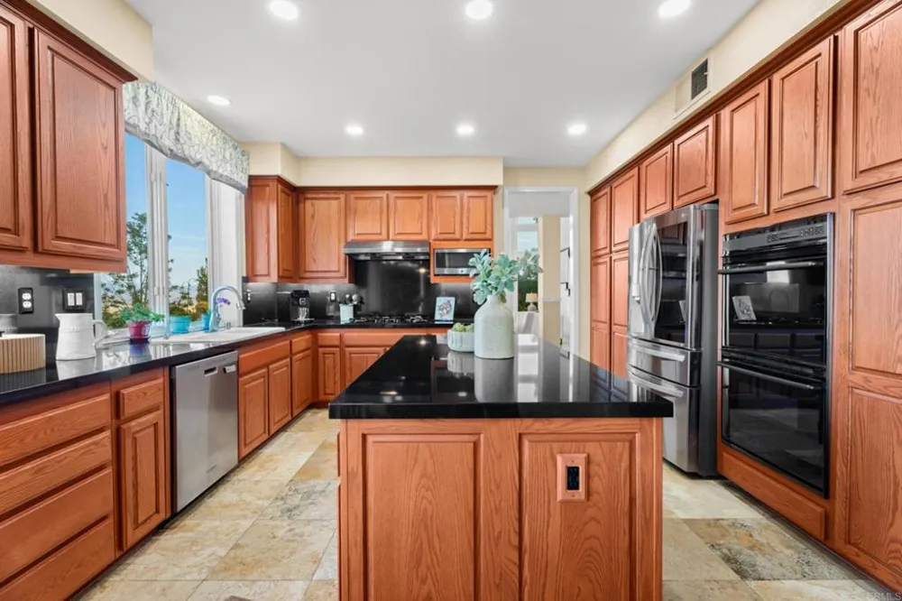 17112 Woodson View Lane Ramona, CA 92065