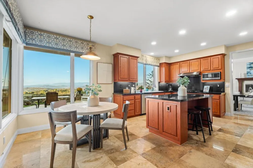 17112 Woodson View Lane Ramona, CA 92065