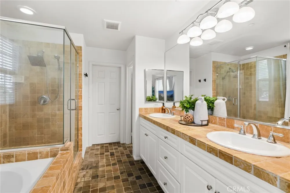 51 Regal Irvine, CA 92620