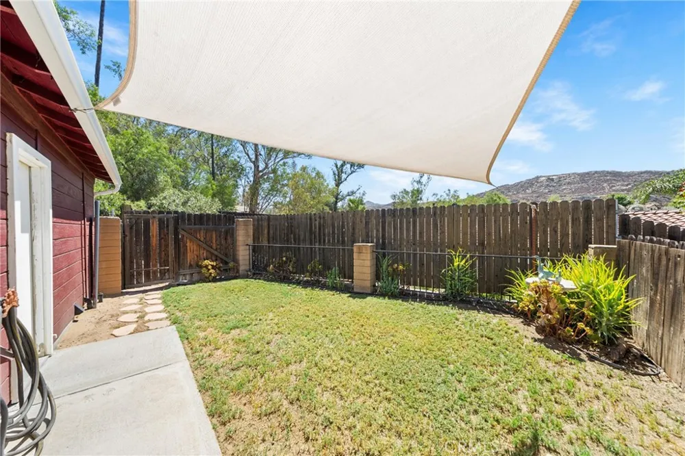 41097 Crest Hemet, CA 92544