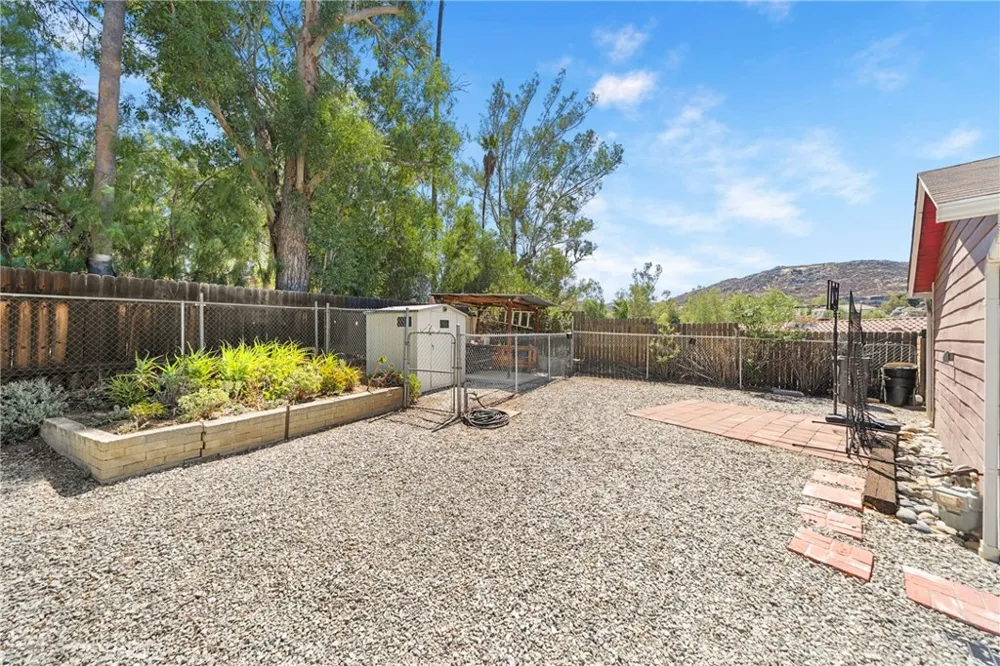 41097 Crest Hemet, CA 92544