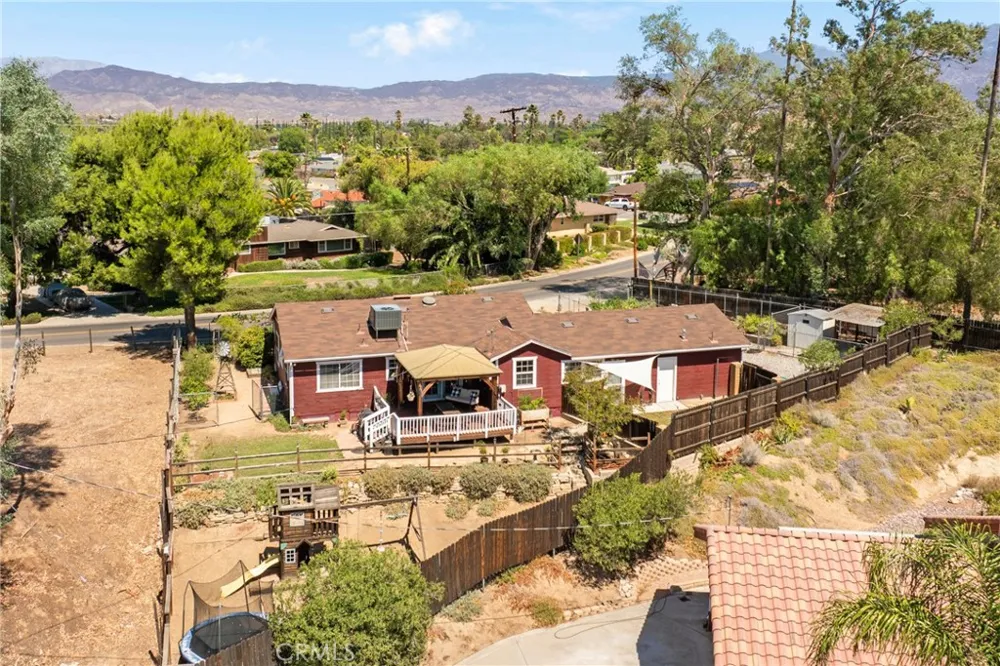 41097 Crest Hemet, CA 92544