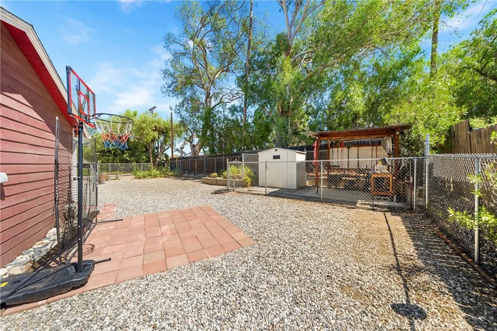 41097 Crest Hemet, CA 92544