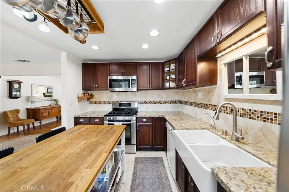 41097 Crest Hemet, CA 92544