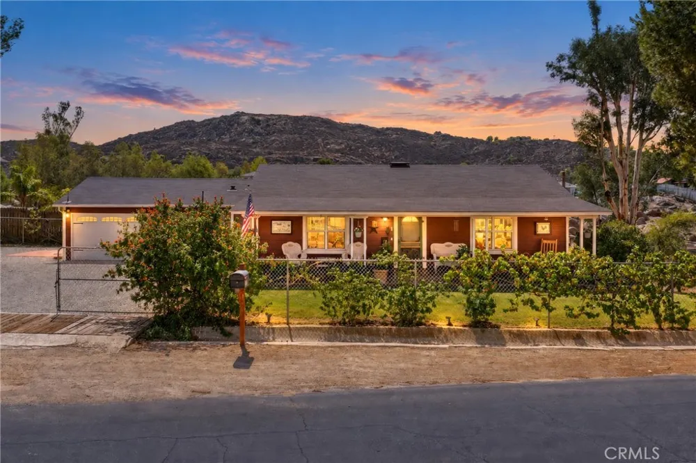 41097 Crest Hemet, CA 92544