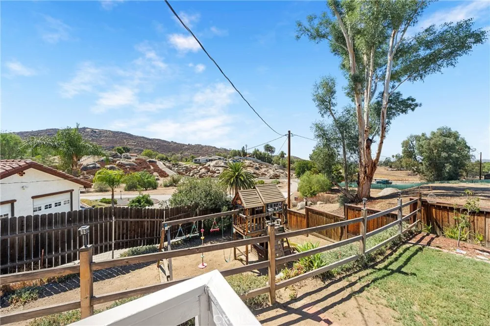 41097 Crest Hemet, CA 92544