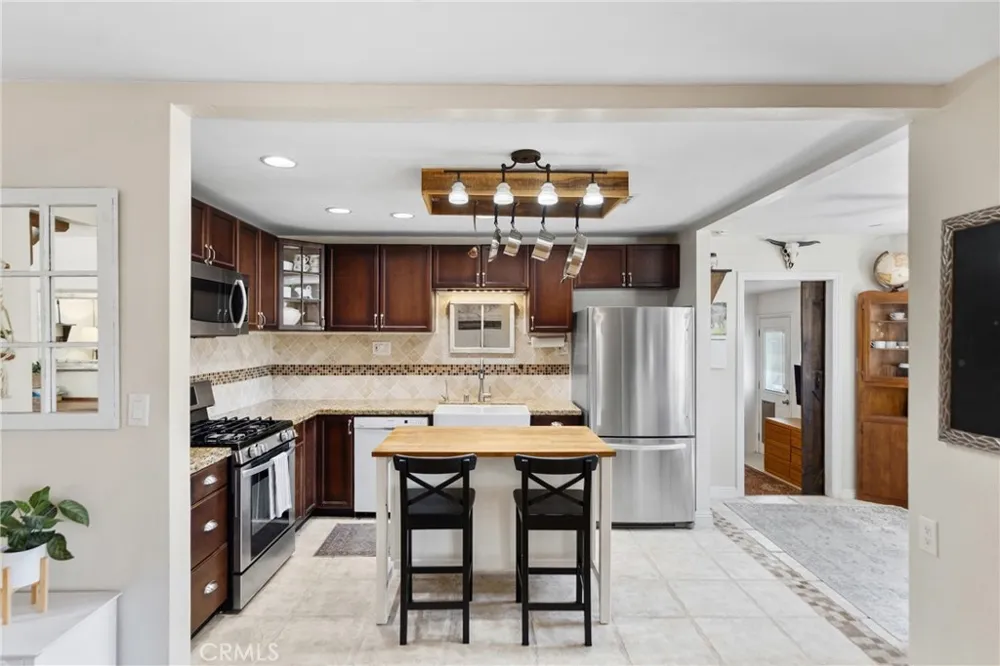 41097 Crest Hemet, CA 92544