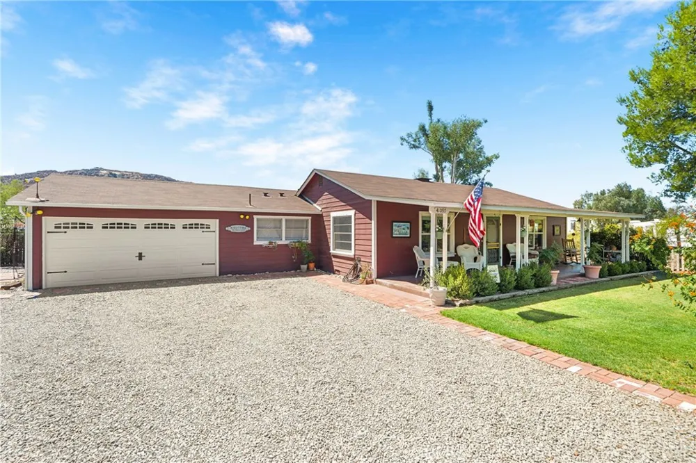 41097 Crest Hemet, CA 92544