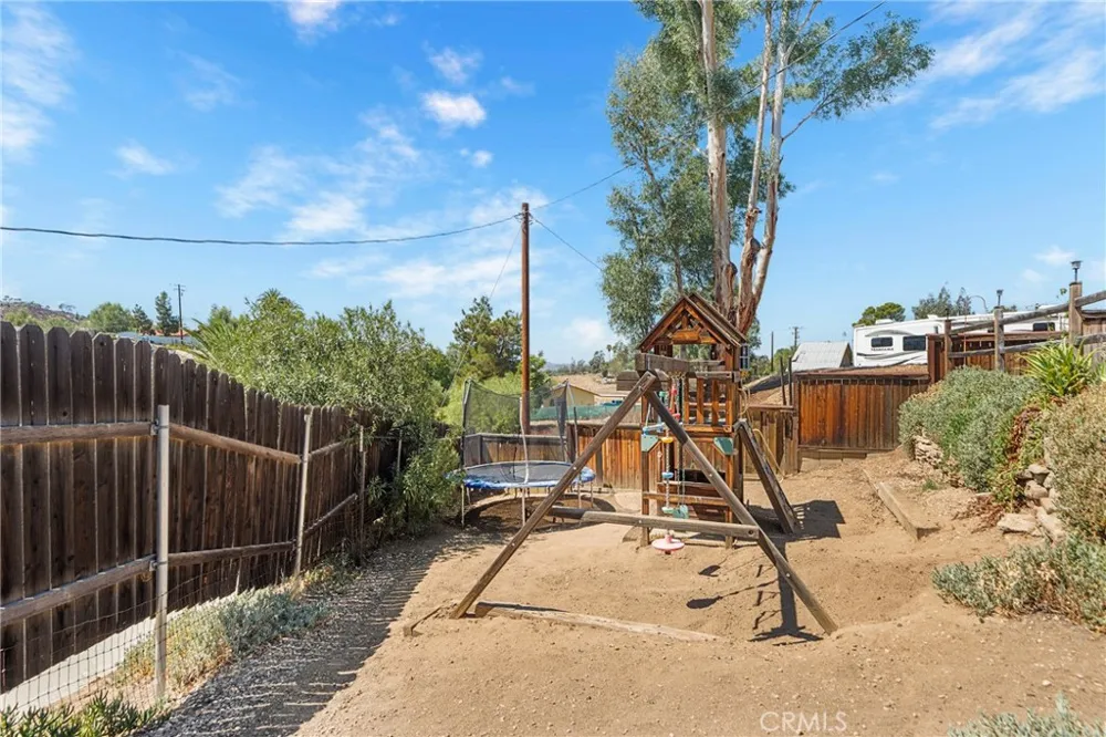 41097 Crest Hemet, CA 92544