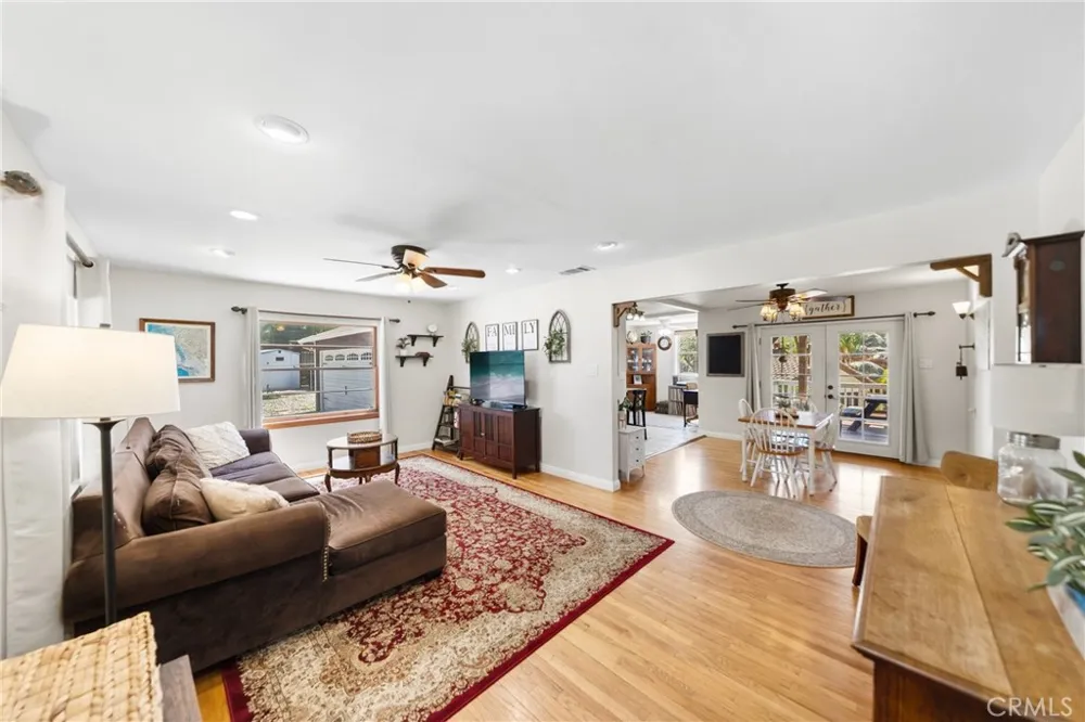41097 Crest Hemet, CA 92544