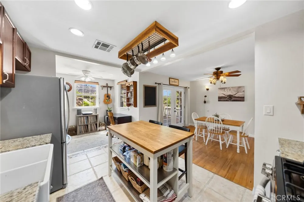 41097 Crest Hemet, CA 92544