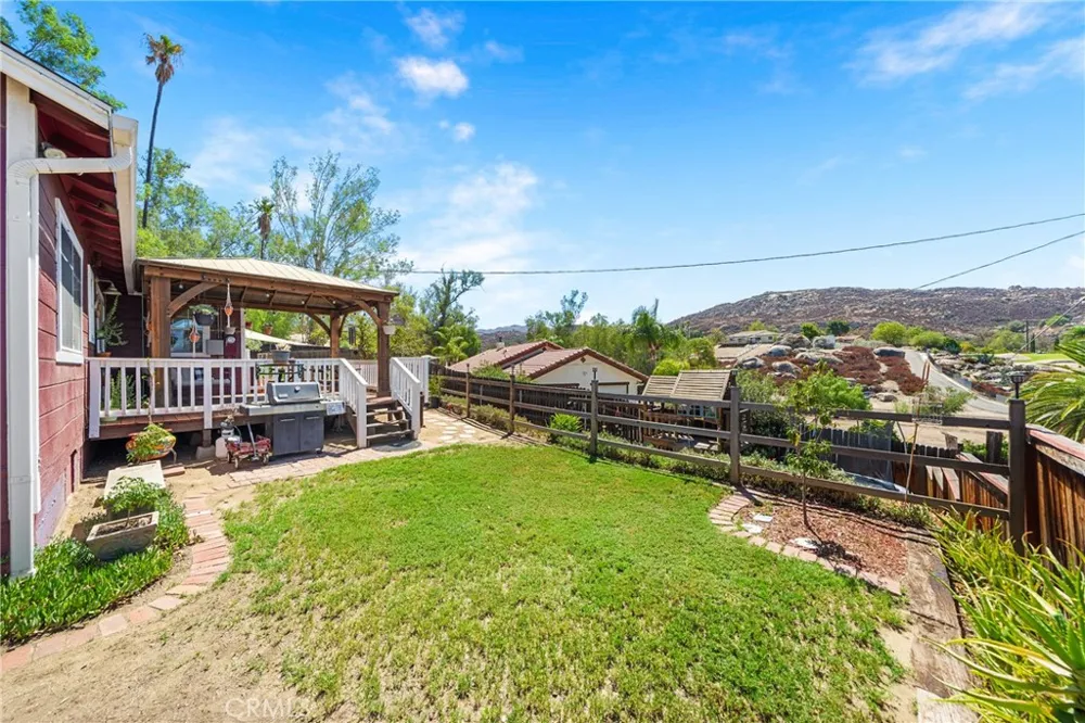 41097 Crest Hemet, CA 92544