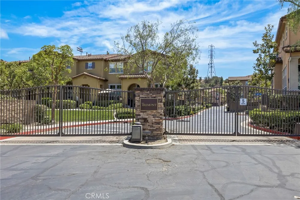 8475 E Kendra Loop Orange, CA 92867