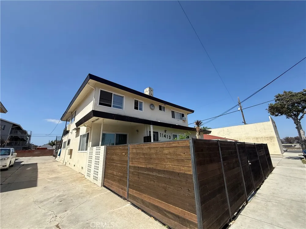 11413 Menlo #D Hawthorne, CA 90250