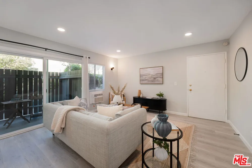 4933 Indian Wood Road #364 Culver City, CA 90230