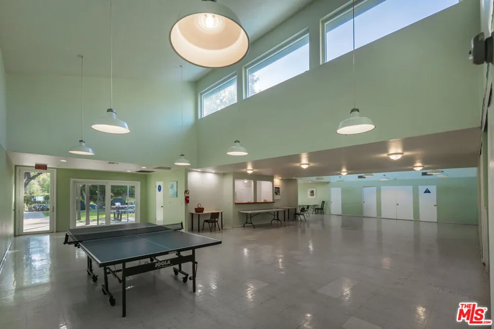 4933 Indian Wood Road #364 Culver City, CA 90230