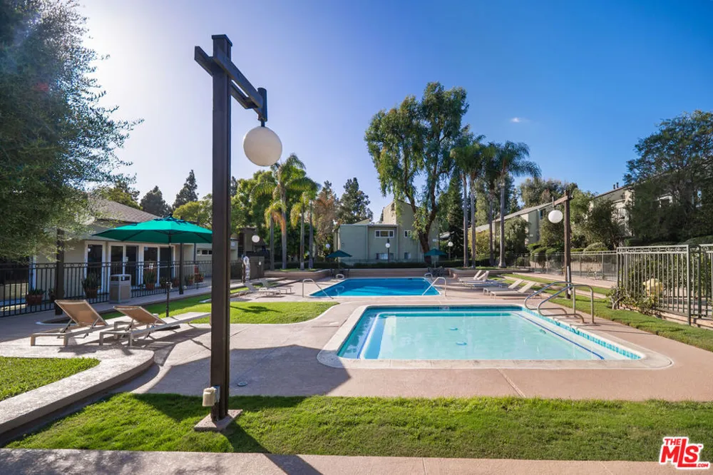 4933 Indian Wood Road #364 Culver City, CA 90230
