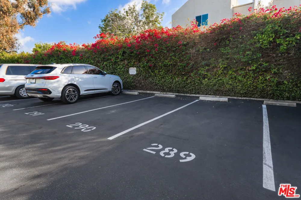 4933 Indian Wood Road #364 Culver City, CA 90230