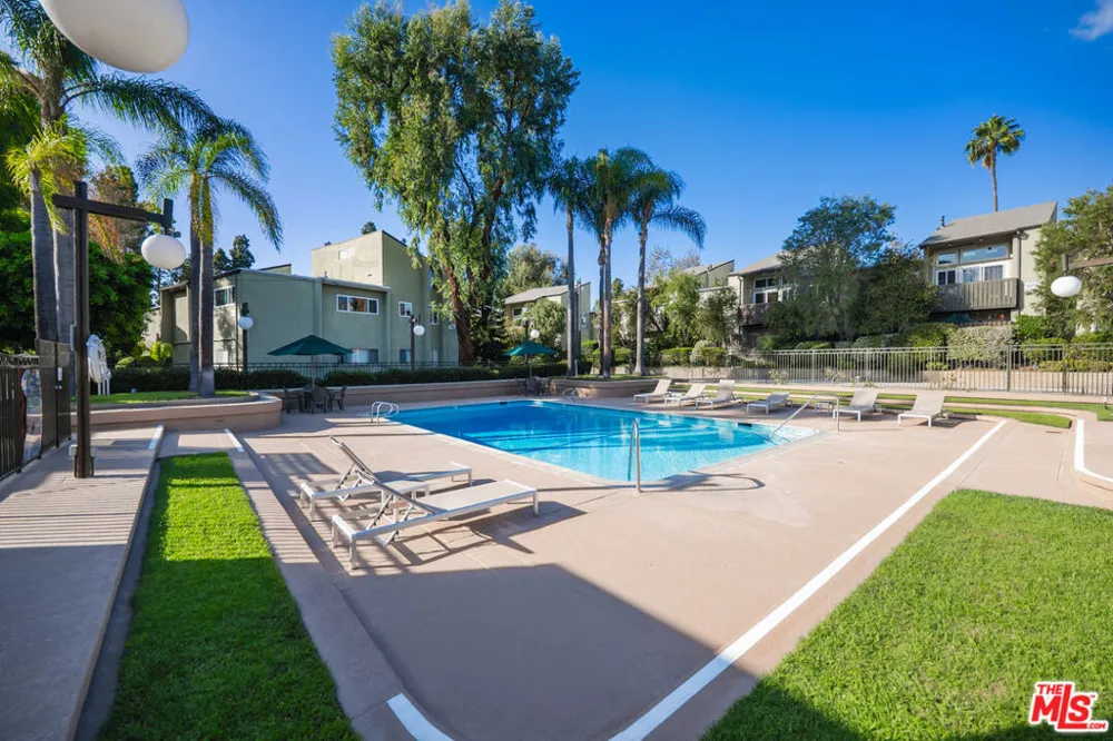 4933 Indian Wood Road #364 Culver City, CA 90230
