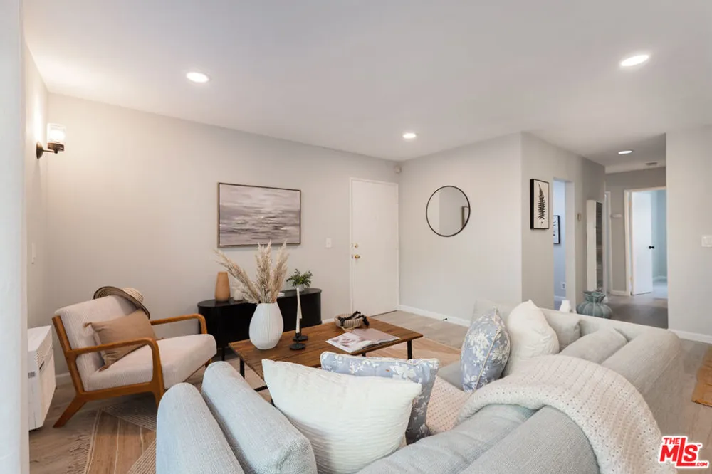 4933 Indian Wood Road #364 Culver City, CA 90230