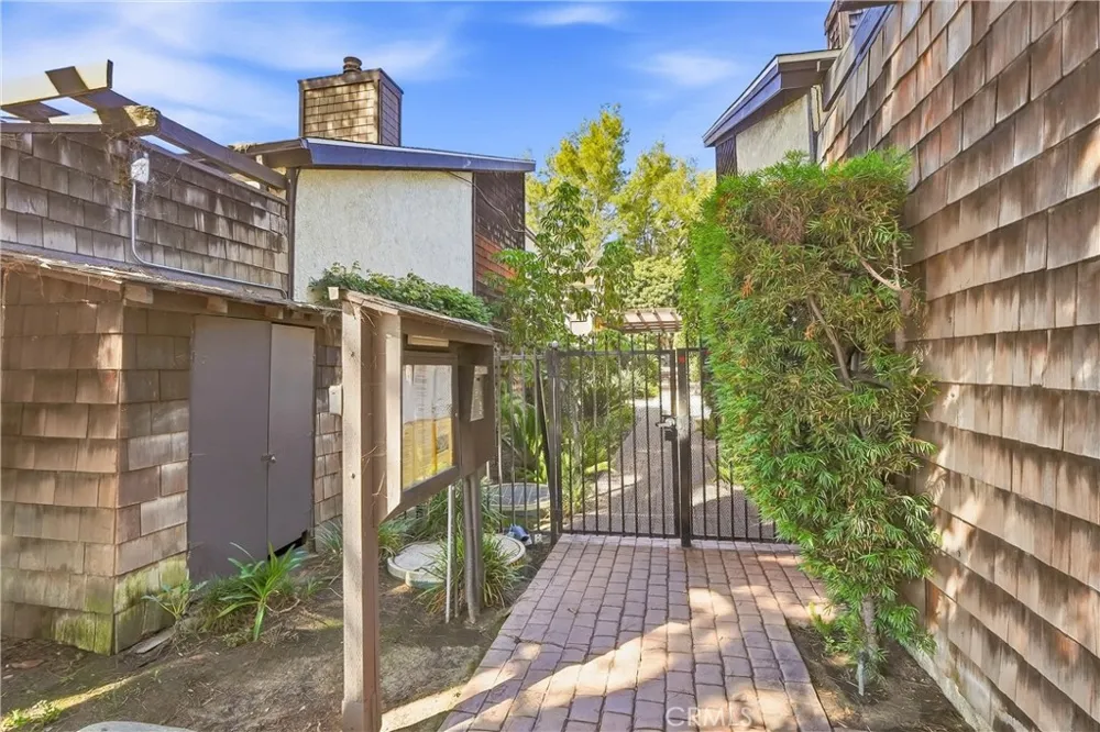 3669 Country Club Drive #C Long Beach, CA 90807
