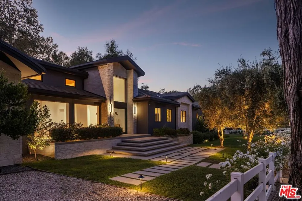 5717 Round Meadow Road Hidden Hills, CA 91302