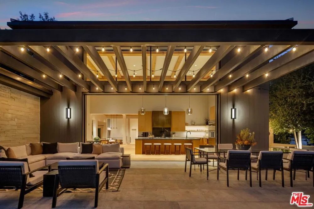 5717 Round Meadow Road Hidden Hills, CA 91302