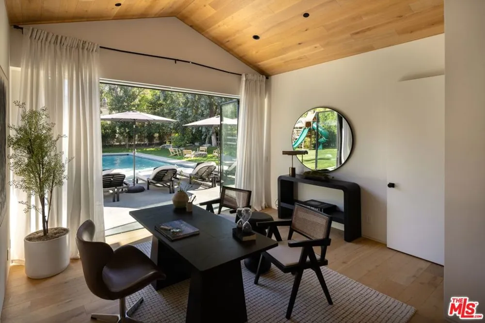5717 Round Meadow Road Hidden Hills, CA 91302