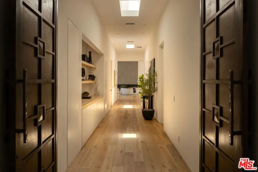 5717 Round Meadow Road Hidden Hills, CA 91302