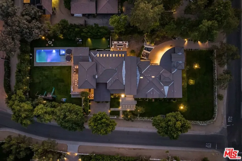 5717 Round Meadow Road Hidden Hills, CA 91302